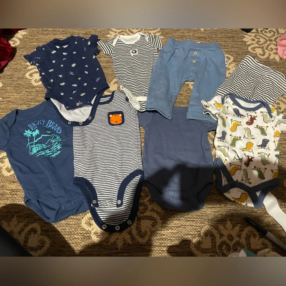 Baby Boy‎ Clothing 8 piece bundle onesie 0-3